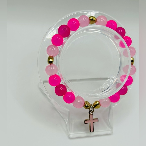 ✝️Pink cross glass beaded bracelet✝️ - Picture 3 of 7